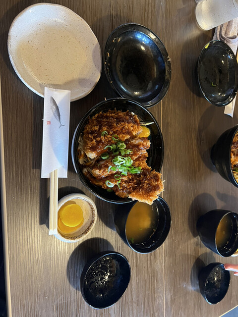 落ち着いた店内